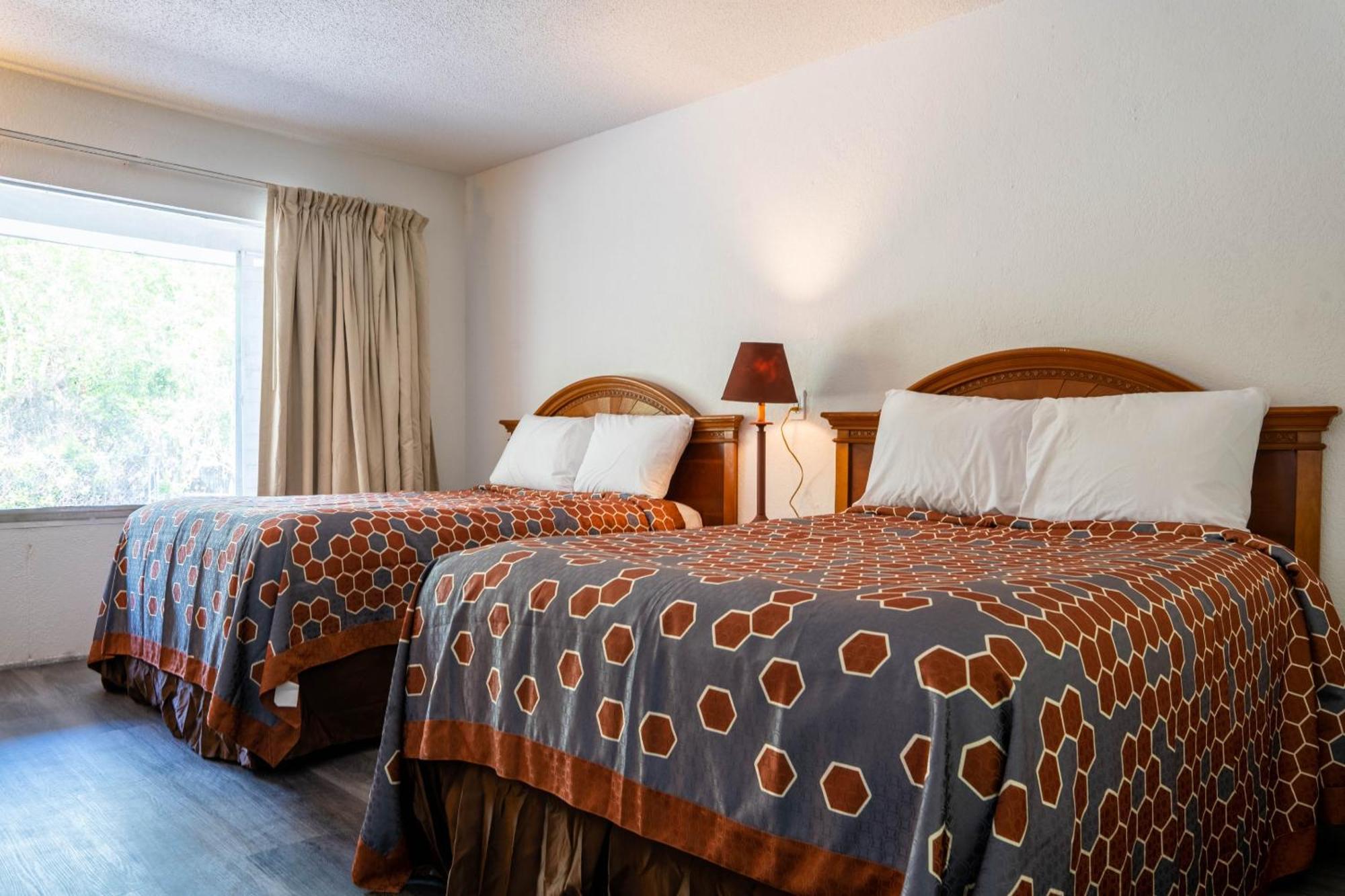 Hotel Oyo Ocala, Fl I-75 Ocala